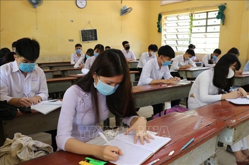 Hà Nội cho phép học sinh trung học phổ thông trở lại trường từ 6-12
